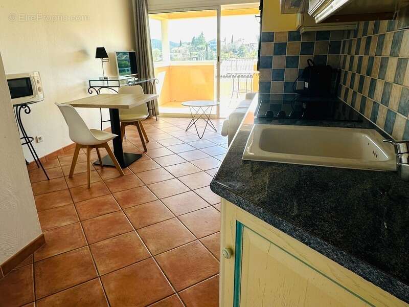Appartement à GREOUX-LES-BAINS