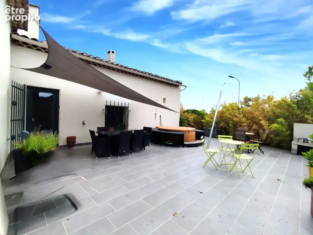 Nîmes, Secteur Cadereau / Bas Kennedy - Belle maison T6 avec jardin et dépendances - photo 15