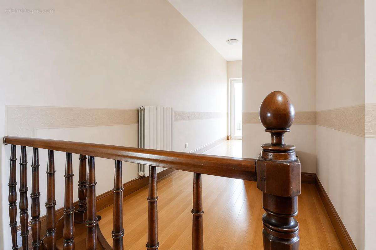 Spacieuse maison de 8 pièces à Murat-sur-Vèbre - photo 24
