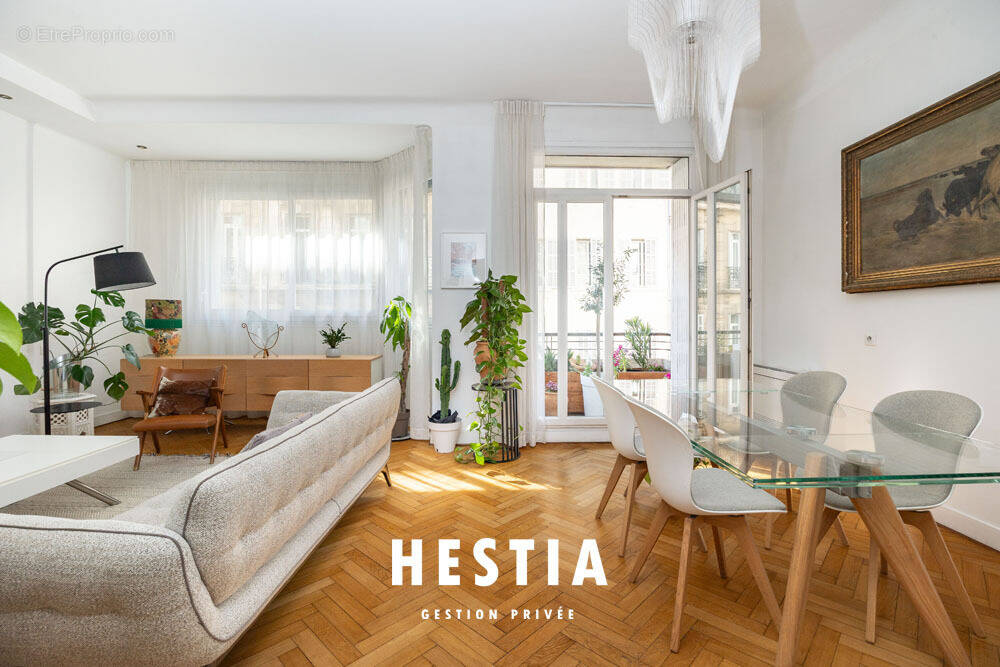 Appartement à MARSEILLE-6E