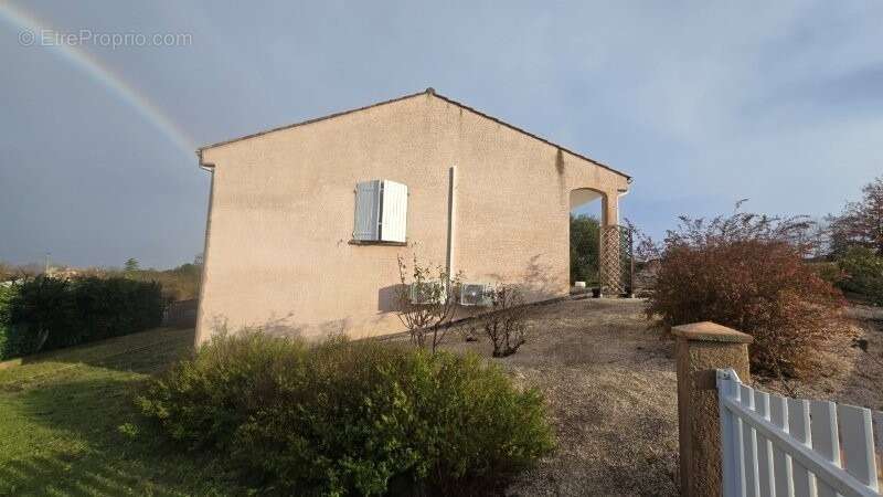Maison à BELVEZE-DU-RAZES