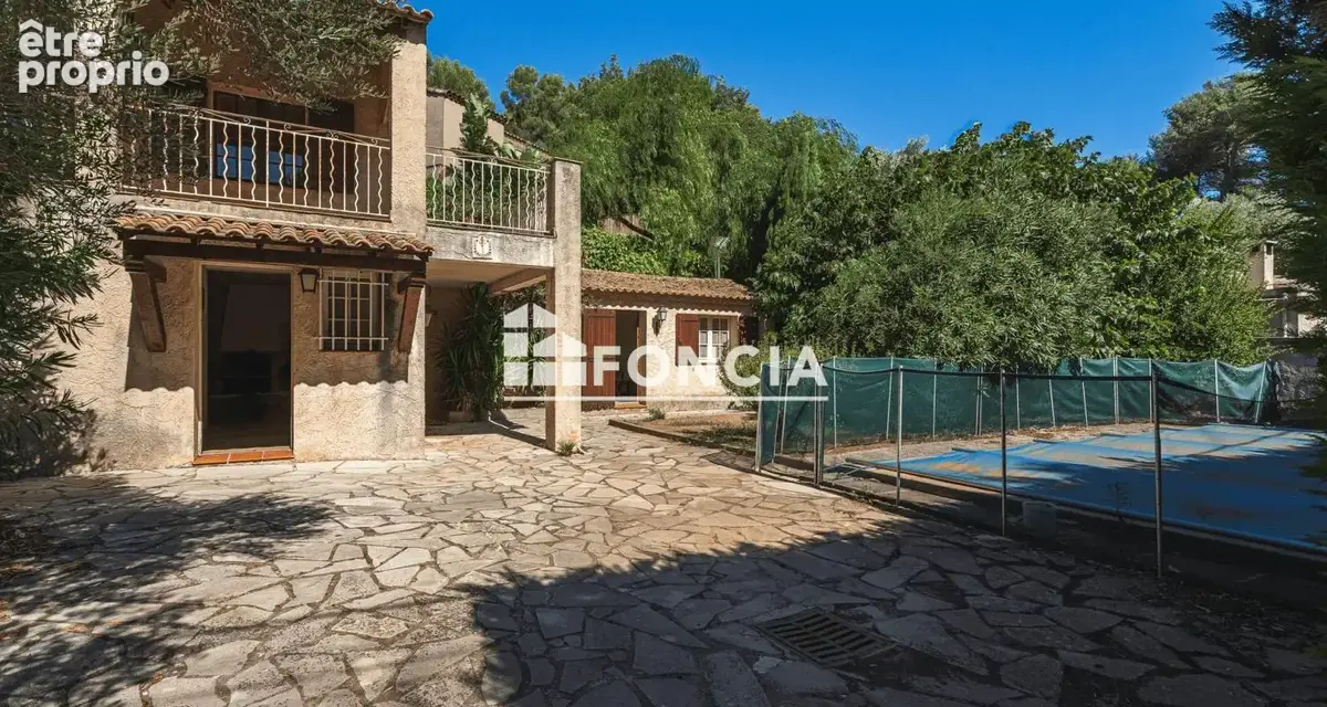 VILLA avec deux studios indépendants, piscine et jardin, plage verne - photo 10