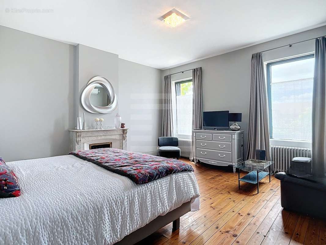 Commerce à LEZIGNAN-CORBIERES