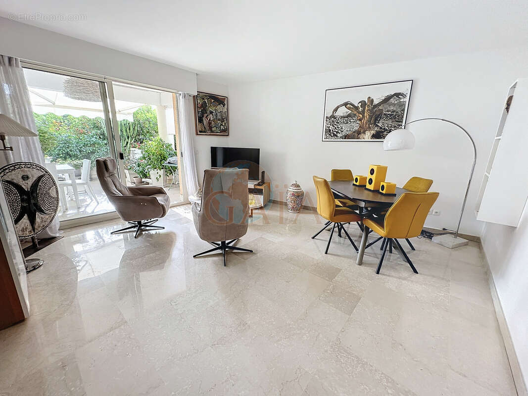 Appartement à LE CANNET
