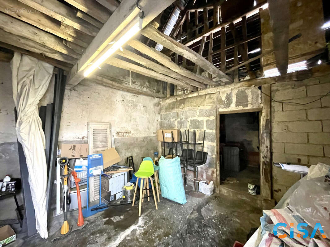 GARAGE - Appartement à NEUILLY-EN-THELLE