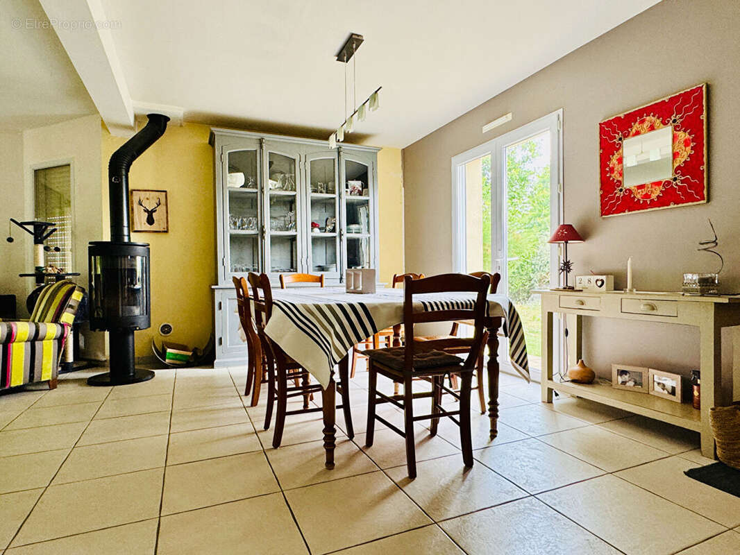 Maison contemporaine 4 chambres (5 possible) et jardin de 710m2 - photo 4