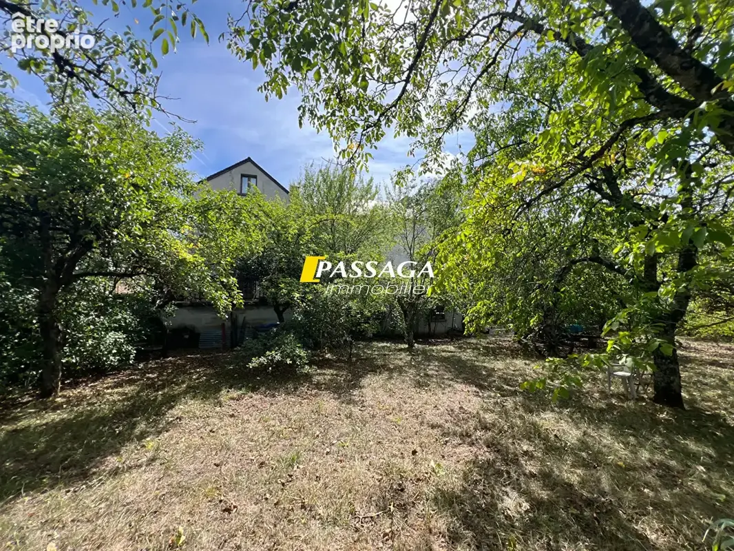 A VENDRE - Maison traditionnelle de caractère avec terrain - PALMAS D'AVEYRON - photo 13