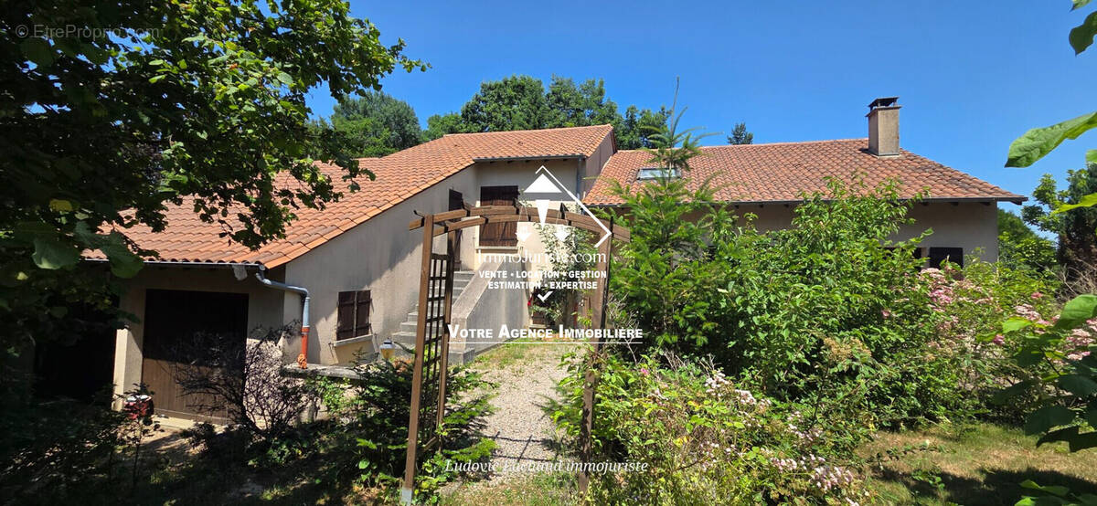 Maison à SAINT-VICTURNIEN