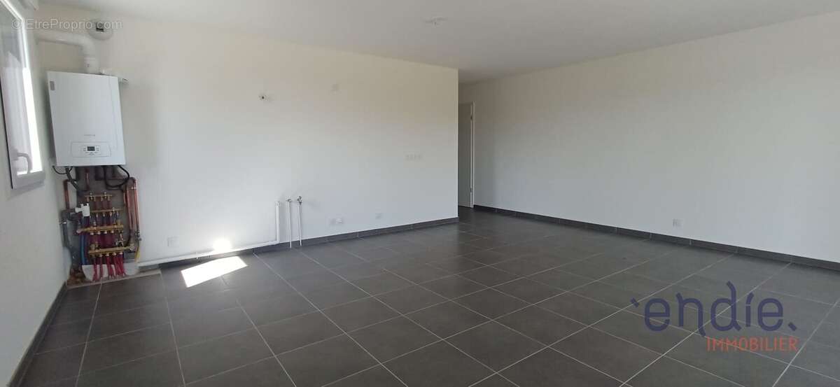Appartement 3 pièces de 77,20 m² avec terrasse de 55 m² et jardin privatif de 146 m² - photo 5