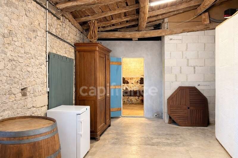 Longère charentaise de 131 m² avec dépendance et hangar - Fort potentiel - Vanzac (17) - photo 16