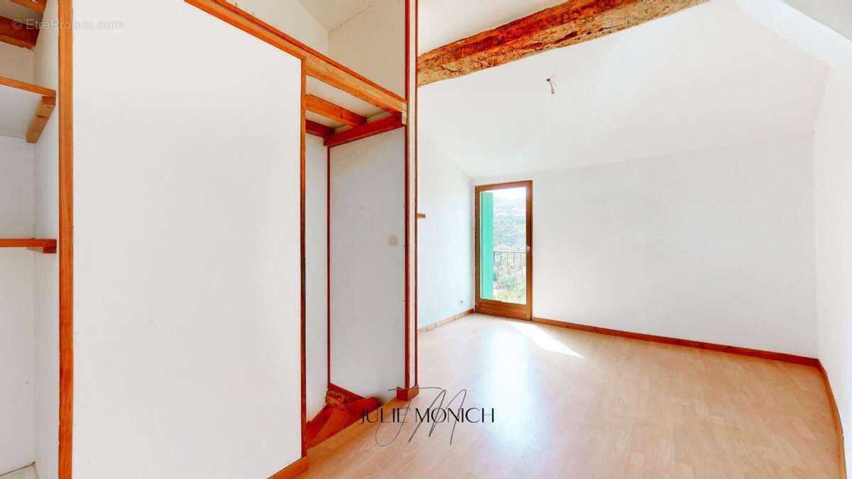 Maison de village avec garage - photo 9