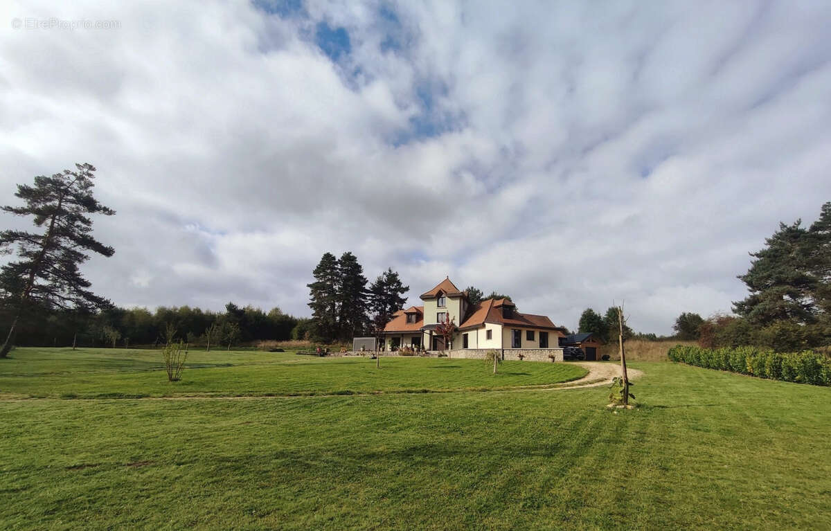 Maison à SAINT-ALYRE-D'ARLANC