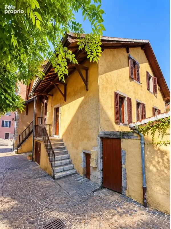 ANNECY (74) - MAISON mitoyenne 90 m2 + combles + dépendances - photo 2