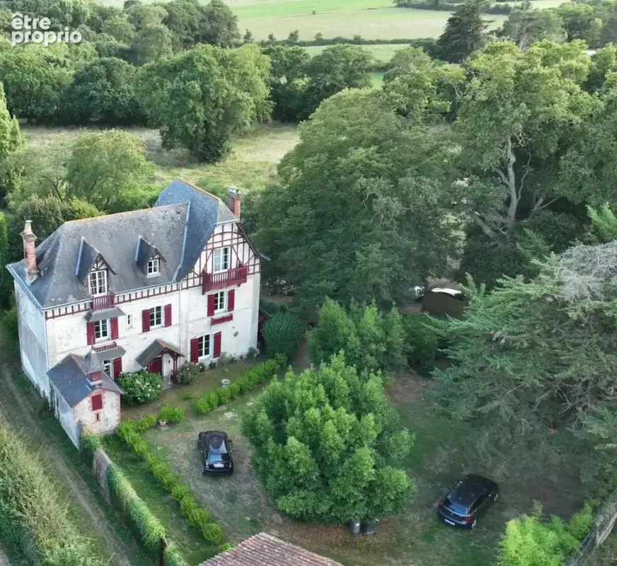 Maison 266 m² à Saint-Michel-Chef-Chef  - photo 3