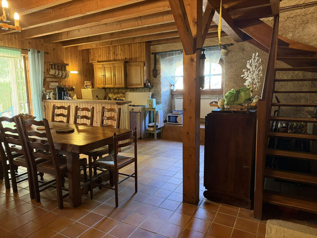Maison en Pierre 4 Chambres avec Jardin - photo 13