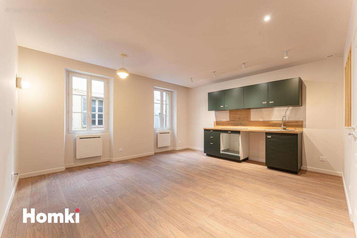 Appartement à MARSEILLE-2E