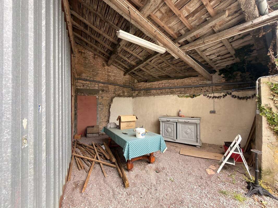 Maison à SALLES-DE-VILLEFAGNAN