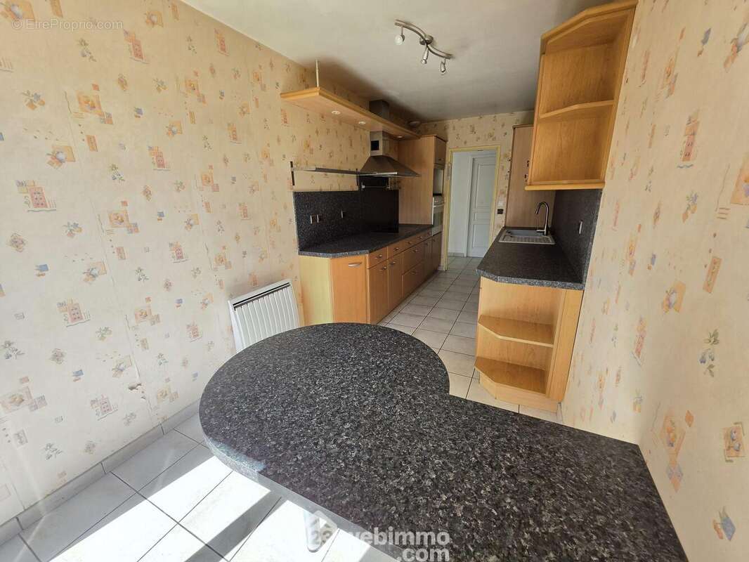 Et trouvons à notre gauche la cuisine - Maison à LE PIAN-MEDOC