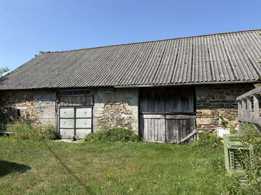 Maison à LAGRAULIERE