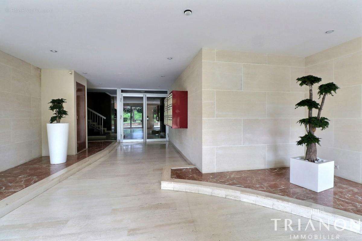 Grand appartement avec exterieur et ascenseur - photo 14
