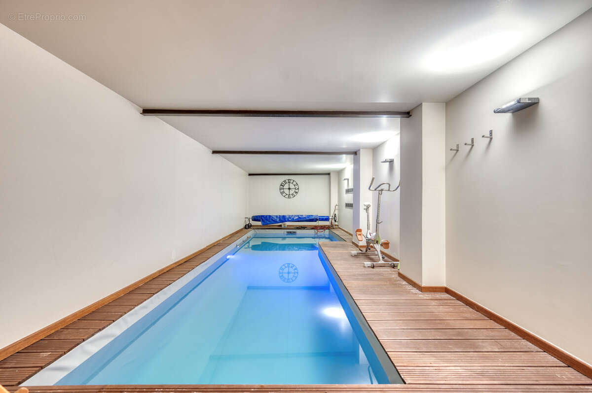 Maison à SAINT-NOM-LA-BRETECHE