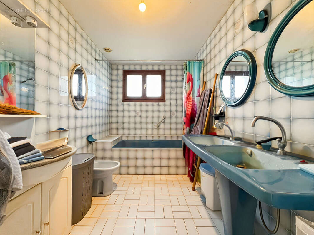 Maison à PORCIEU-AMBLAGNIEU