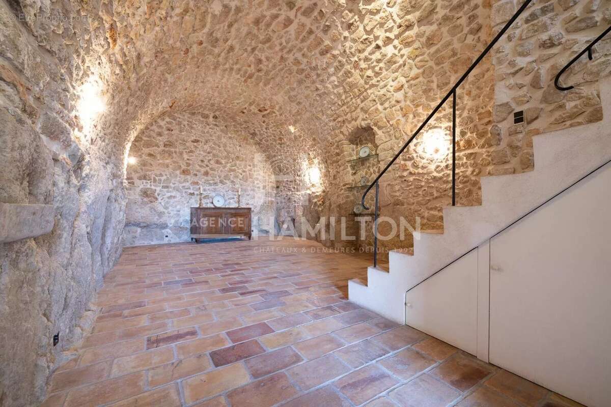 Maison de village avec vue panoramique – Châteauneuf-Grasse - photo 2