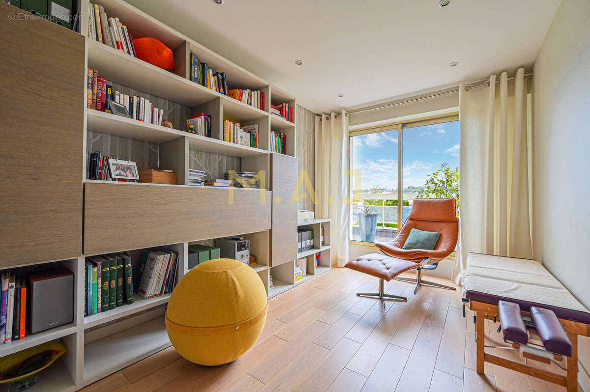 Appartement à LE PERREUX-SUR-MARNE