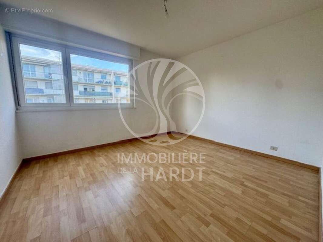 salon , salle à manger - Appartement à ILLZACH