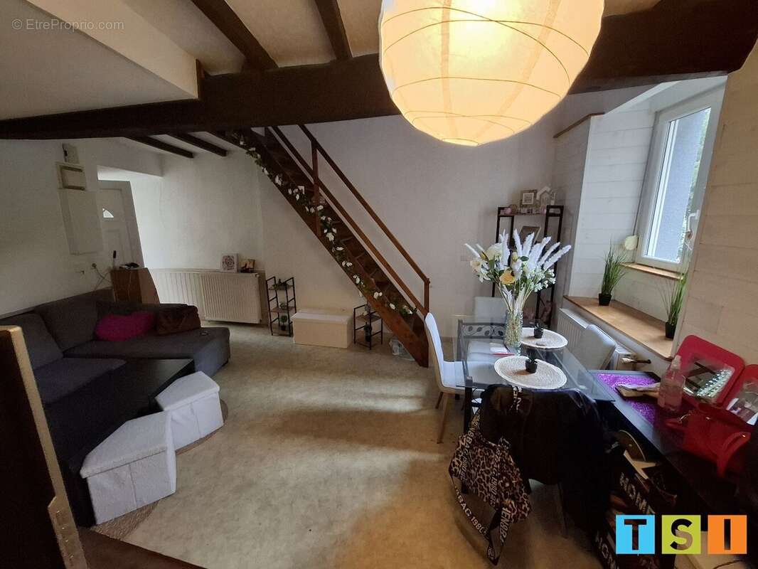 Maison à MONTREJEAU