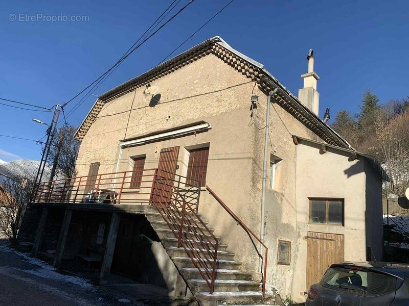 Maison à LUS-LA-CROIX-HAUTE