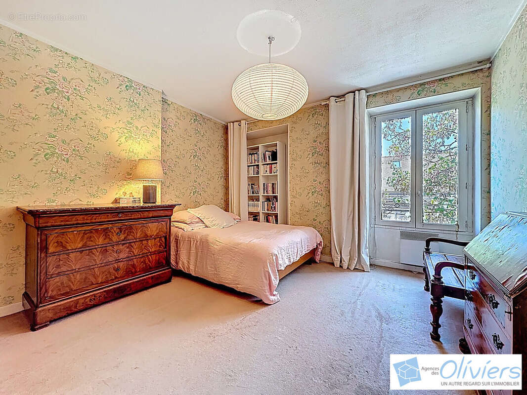 Maison à VOISINS-LE-BRETONNEUX