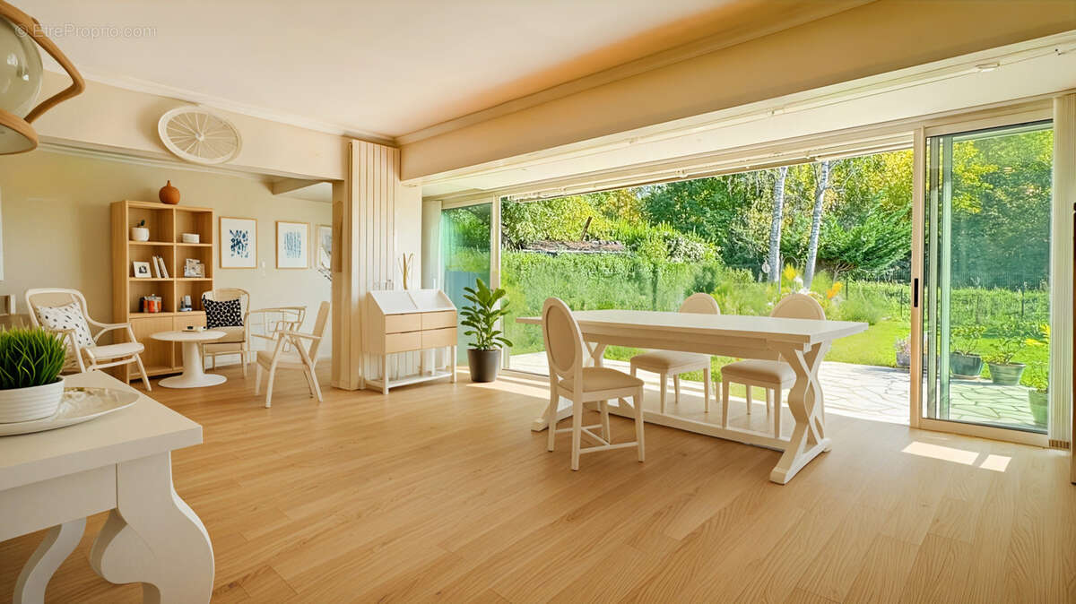 Maison à SAINT-NOM-LA-BRETECHE