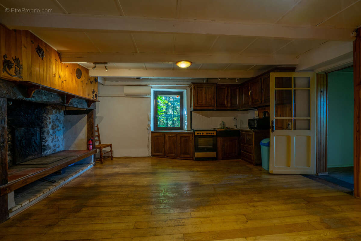 Maison en pierre de avec dépendances et gite - photo 6