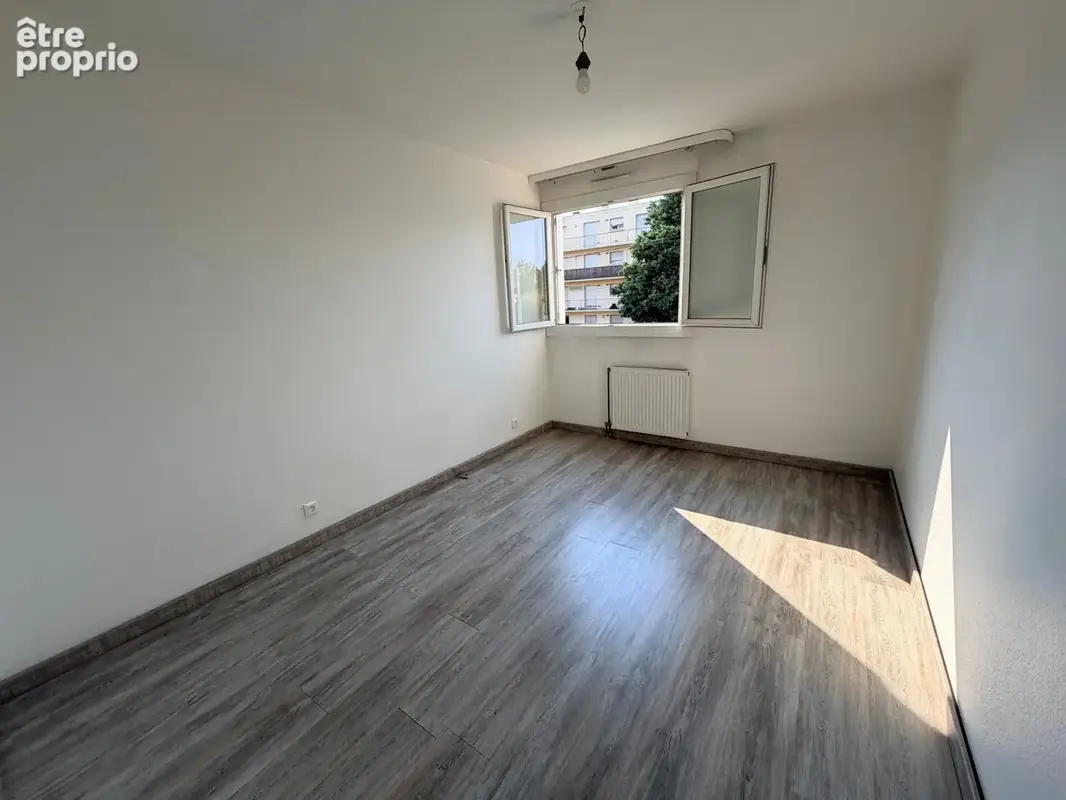 Montpellier Sud, avenue de Maurin, T4 de 83,08 m2 avec balcon, cellier et parking extérieur - photo 9
