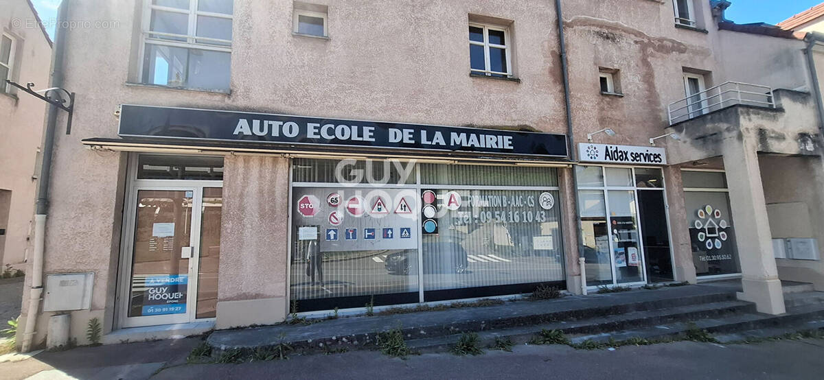 Commerce à AUBERGENVILLE