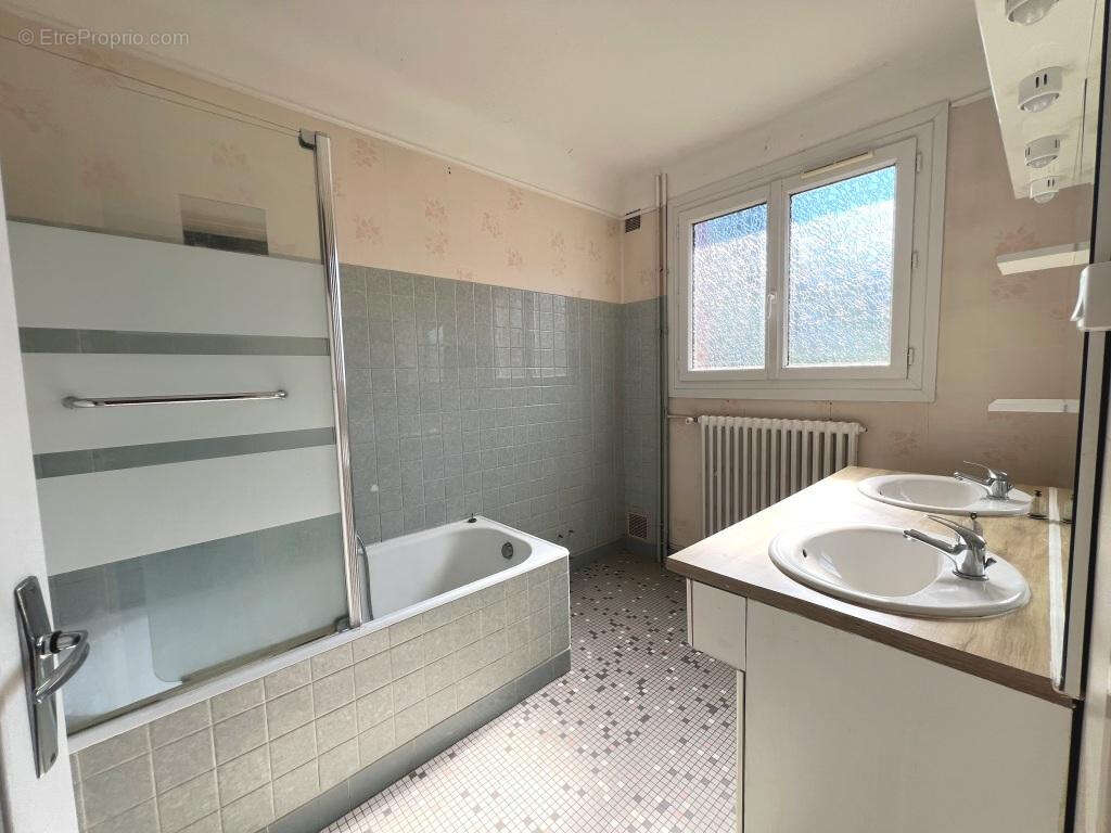 Maison mitoyenne sur sous-sol complet - photo 6