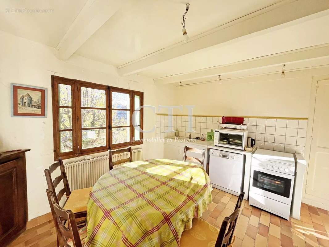 Maison à MONTBRUN-LES-BAINS