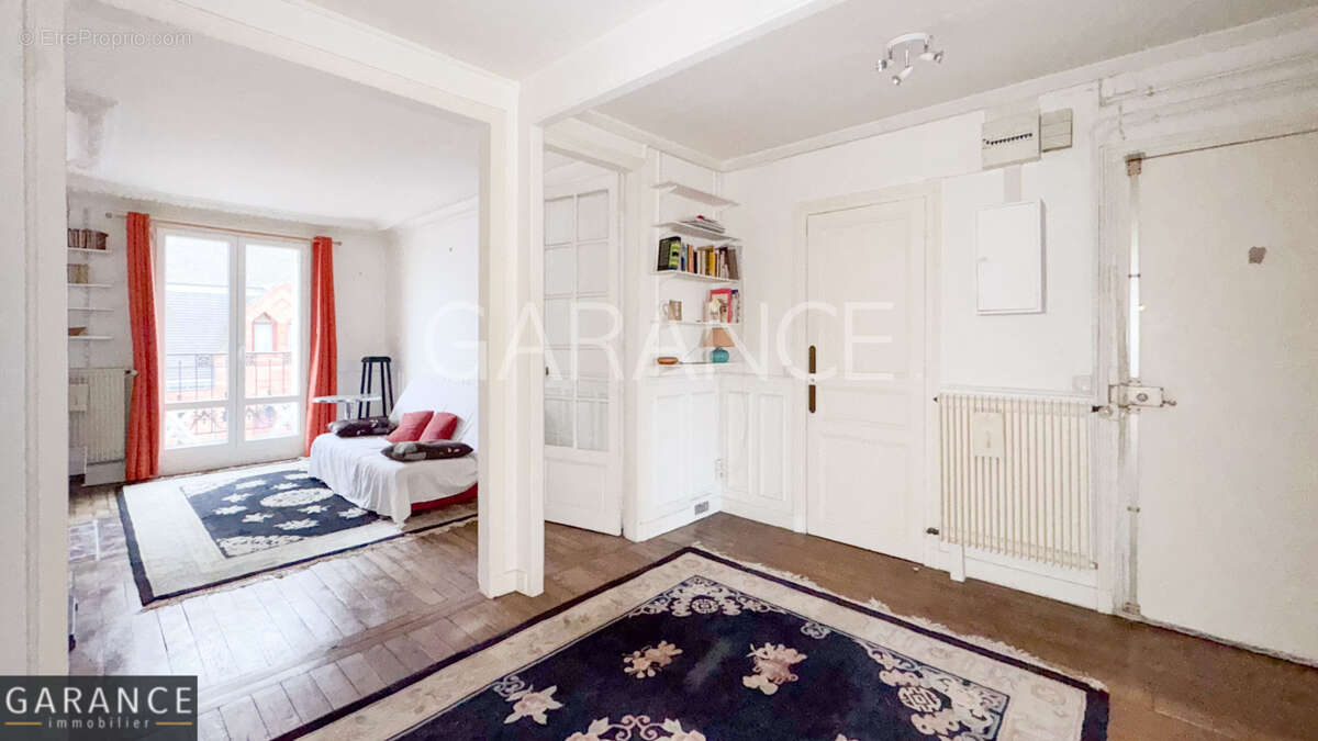 Appartement à PARIS-14E