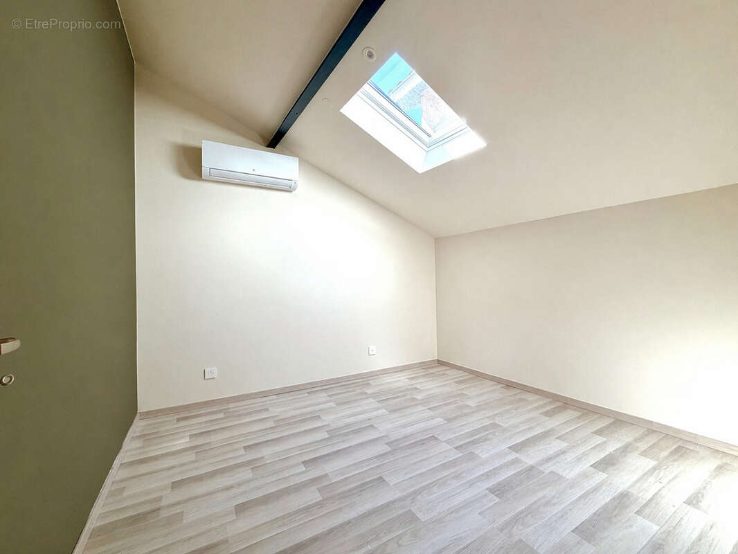 Appartement à QUINCIEUX