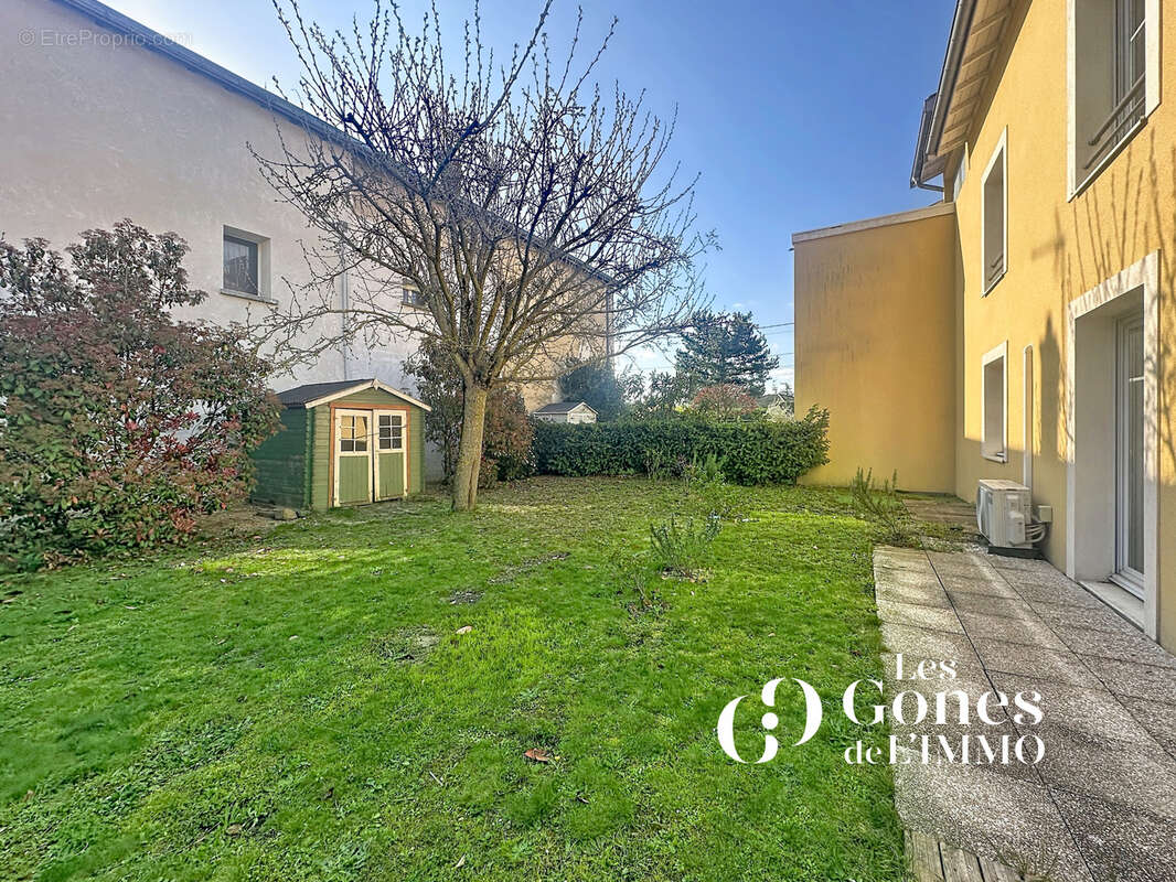 Appartement à CRAPONNE