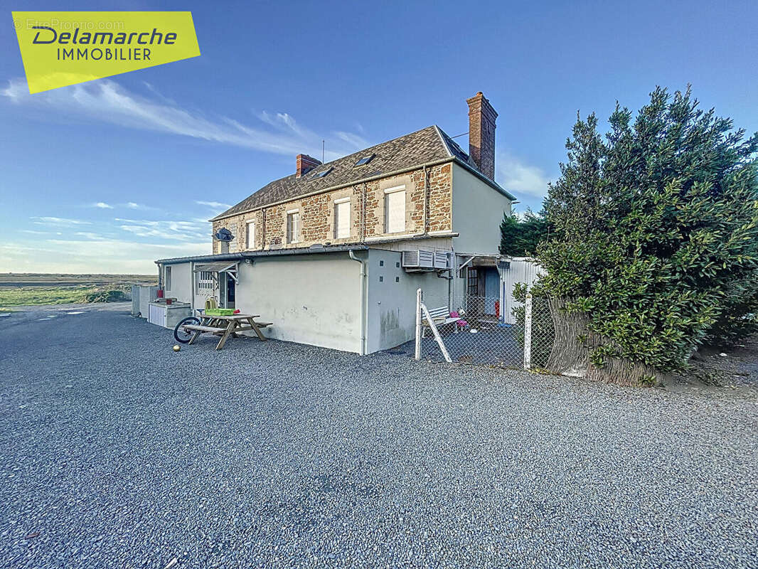 Maison Bricqueville-sur-mer  9 pièces, vue sur le havre de la Vanlée - photo 16