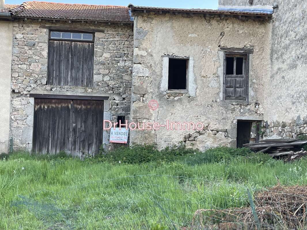 Maison à SAINT-PIERRE-DU-CHAMP
