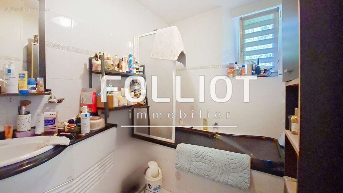 Maison à VILLEDIEU-LES-POELES