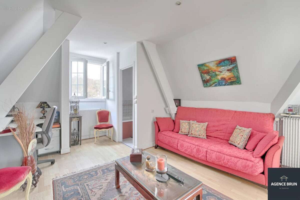 Maison à SAINT-MAUR-DES-FOSSES