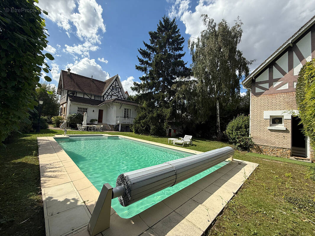 Maison à SAINT-MAUR-DES-FOSSES