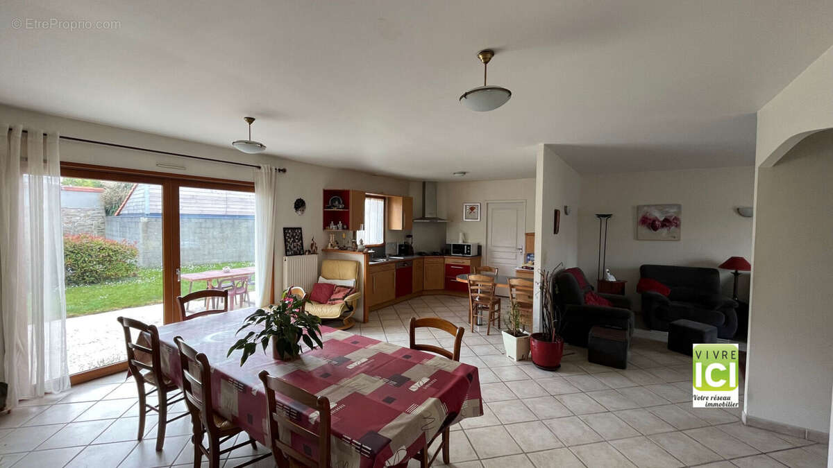 Maison à LA CHAPELLE-BASSE-MER