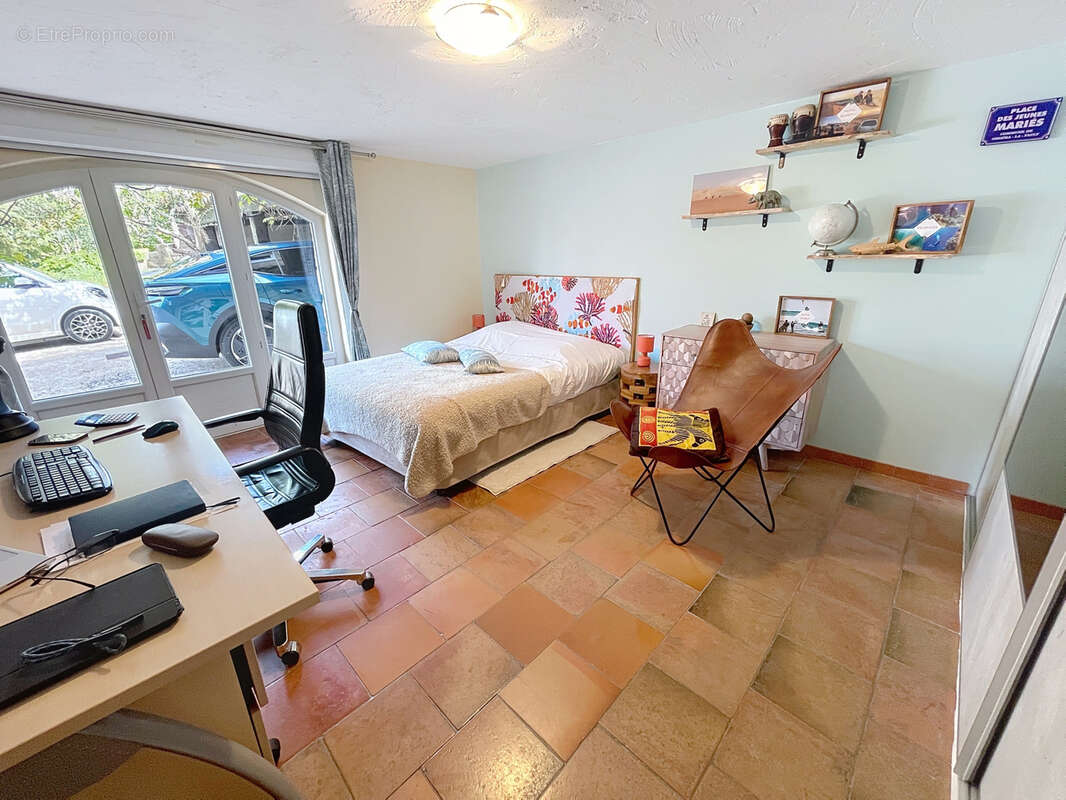 À VENDRE   Villa de charme avec vue mer, piscine chauffée et 6 chambres - photo 17