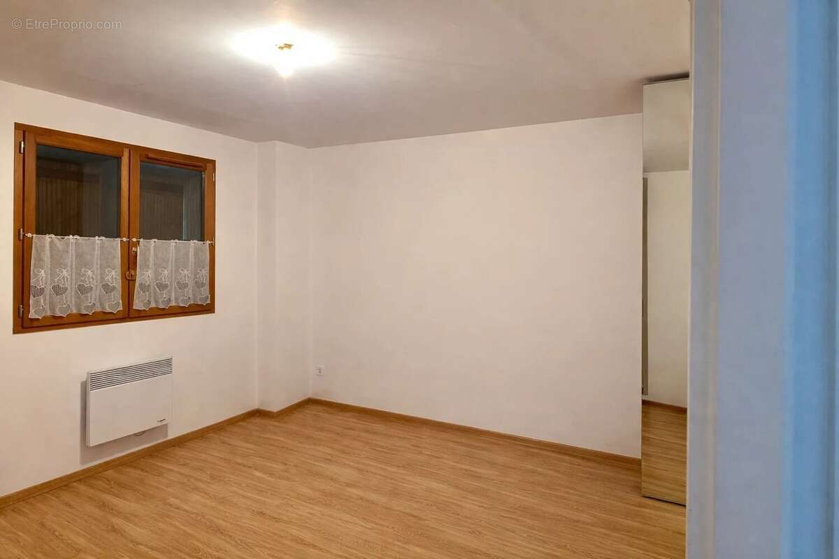 Maison à ECOLE