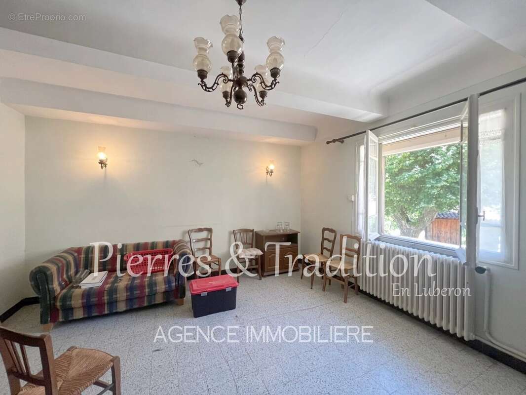 Luberon, maison de village à rénover à Castellet - photo 2